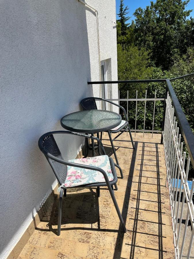 Diana Rooms And Apartments Starigrad Paklenica Esterno foto