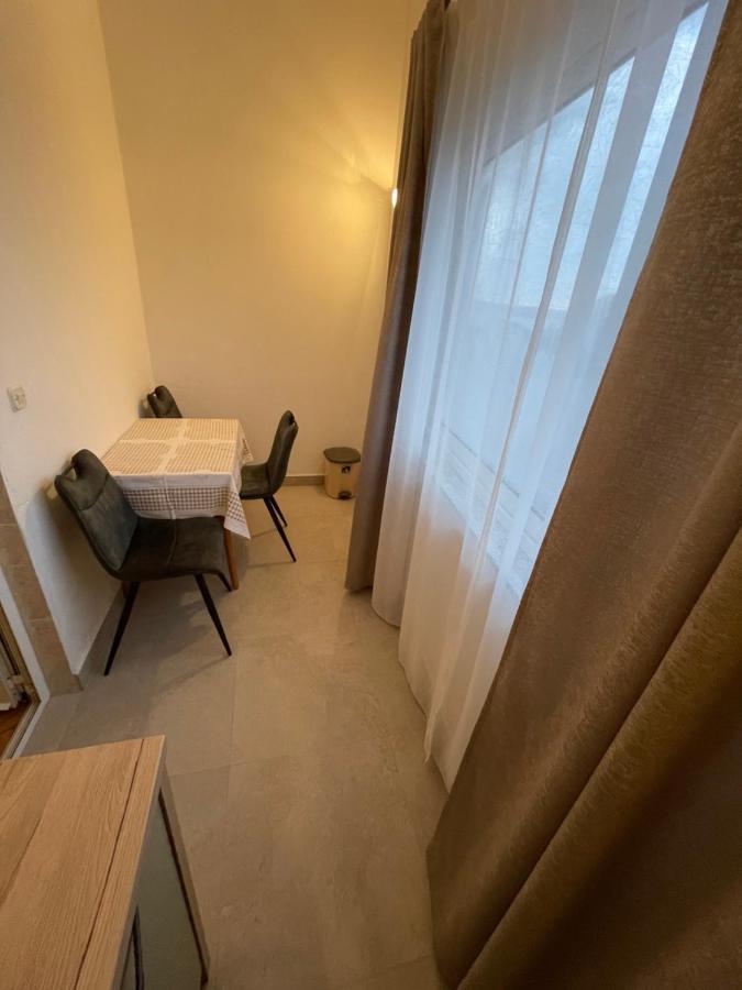 Diana Rooms And Apartments Starigrad Paklenica Esterno foto