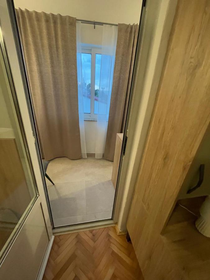 Diana Rooms And Apartments Starigrad Paklenica Esterno foto