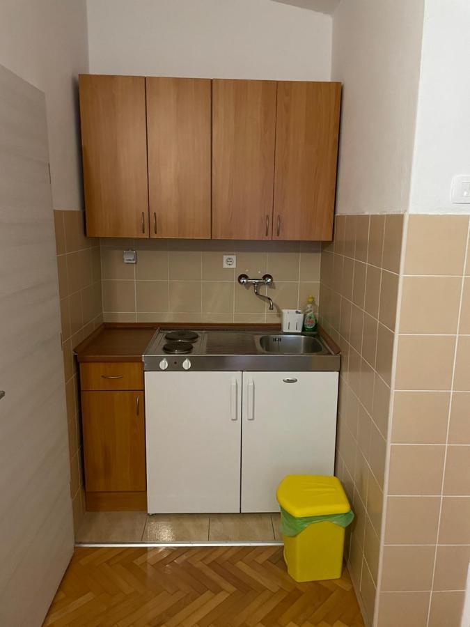 Diana Rooms And Apartments Starigrad Paklenica Esterno foto