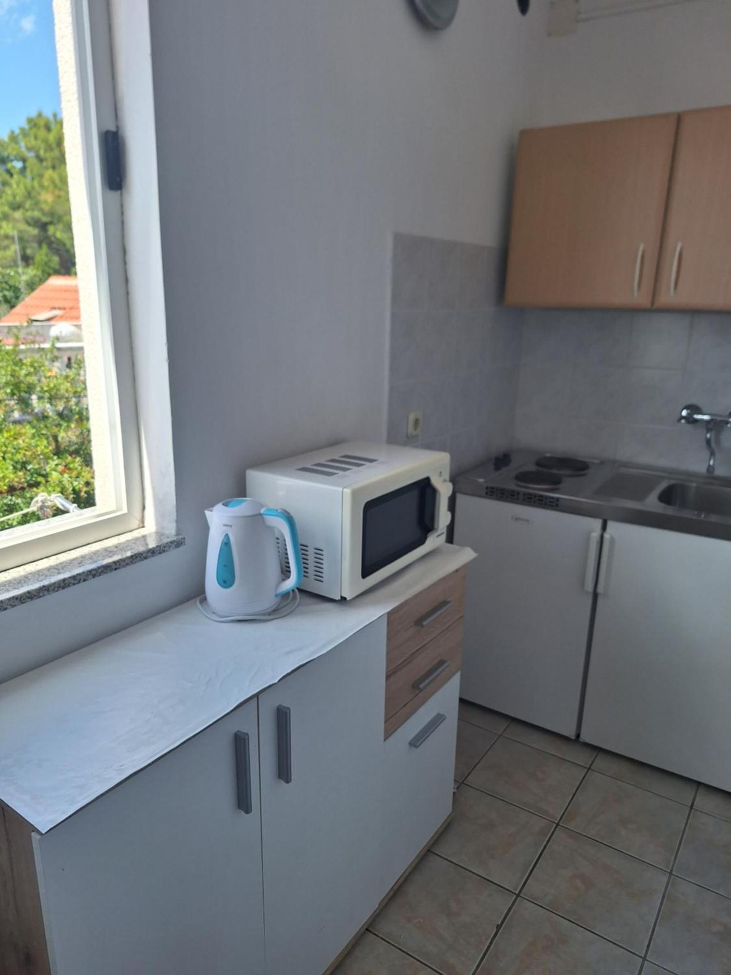 Diana Rooms And Apartments Starigrad Paklenica Esterno foto
