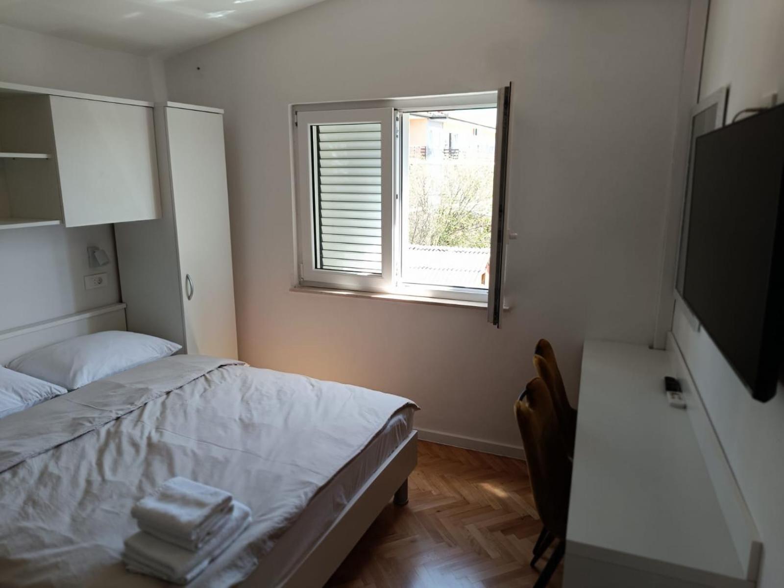 Diana Rooms And Apartments Starigrad Paklenica Camera foto